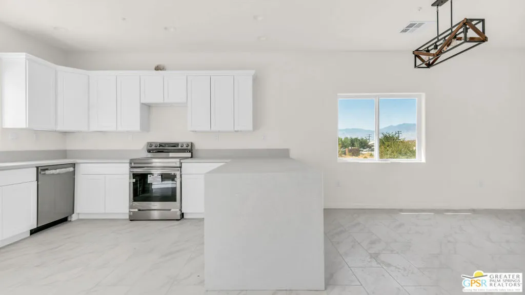 16388 Avenida Rambla, Desert Hot Springs, California 92240 home-pic-9